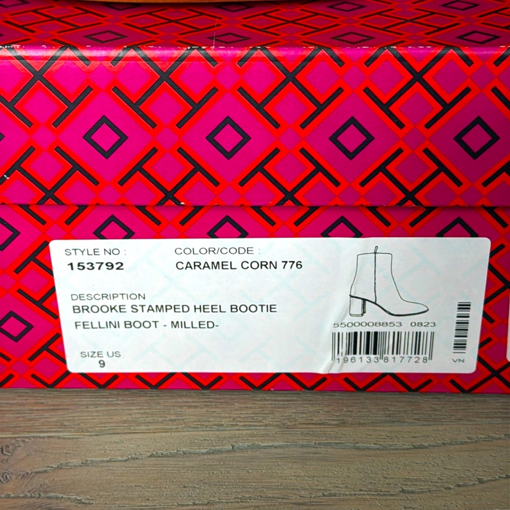 TORY BURCH BROOKE STAMPED HEEL ROUND TOE LEATHER BOOTIE IN CARAMEL CORN - 9 - Picture 12 of 16
